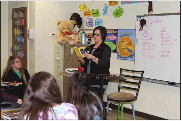 Community Reads to Elementary Students