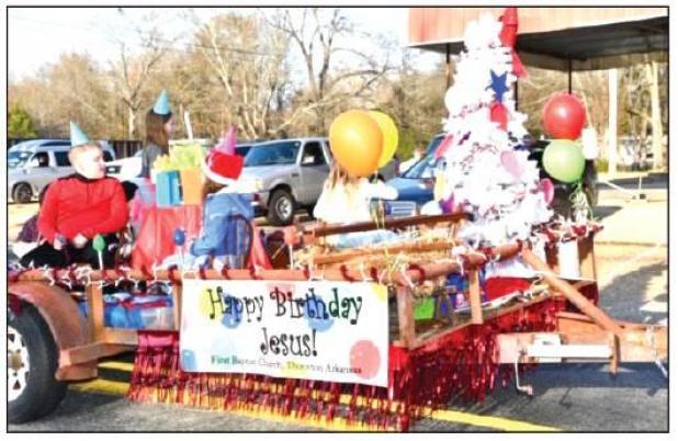 Thornton Kicks Off Holidays With Christmas Parade